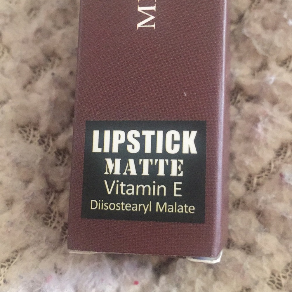 Matte Lipstick - Picture 2 of 4